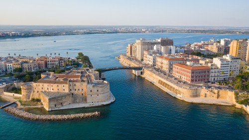 Taranto, la città dei due mari e del ponte girevole