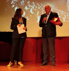 Il produttore Giorgio Leopardi ritira il premio speciale della giuria per Le stanze di Verdi